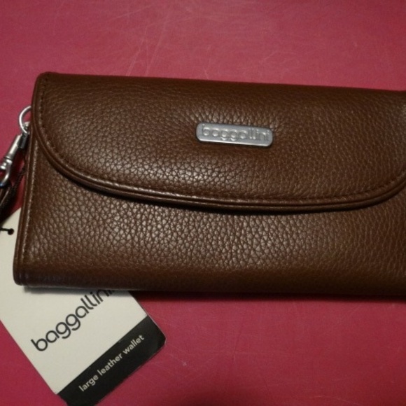 Baggallini Handbags - Baggallini brown large leather wallet/wristlet-NWT